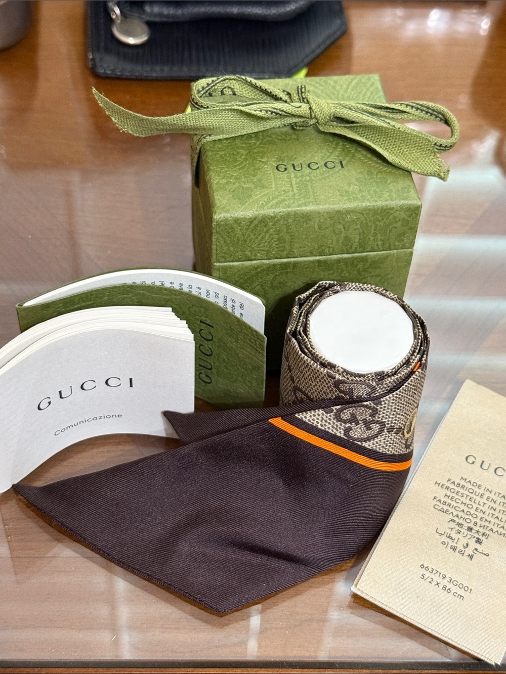 GUCCI GG Bee 100% Silk Scarf with Box and Paperwork